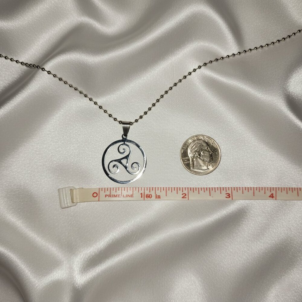 Silver Stainless Steel Triskelion Celtic Spiral Fashion Necklace Unisex NWOT - Picture 3 of 7